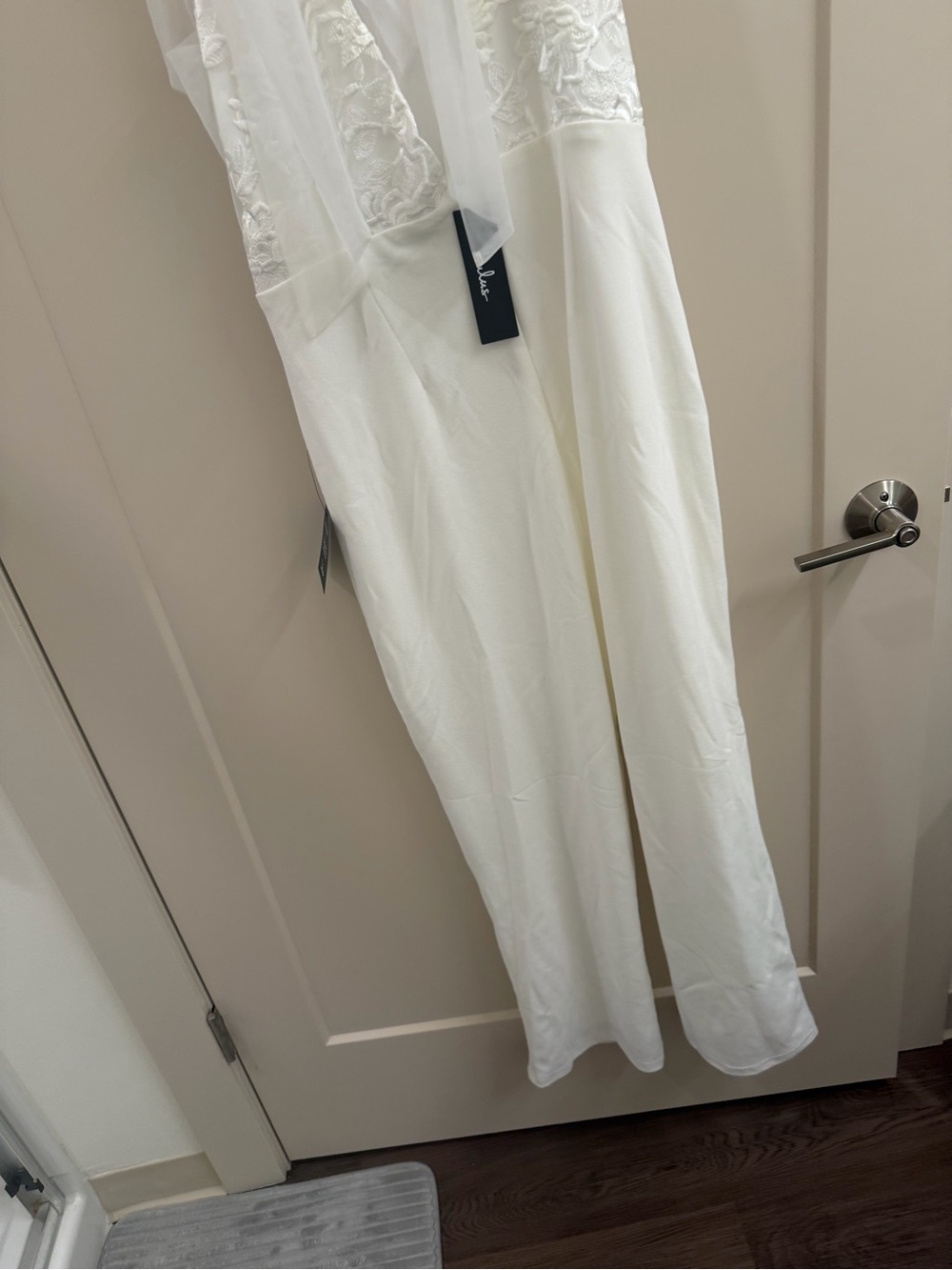 Lulu's White Lace Bodice Tie-Shoulder Jumpsuit - Picture 4 of 4